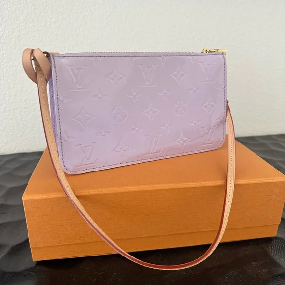 Louis Vuitton Lexington Pouch - Picture 8 of 10